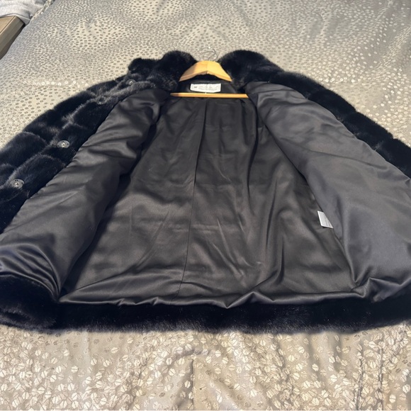 Belle Fare NWT S Black Faux Fur Coat - Picture 5 of 7
